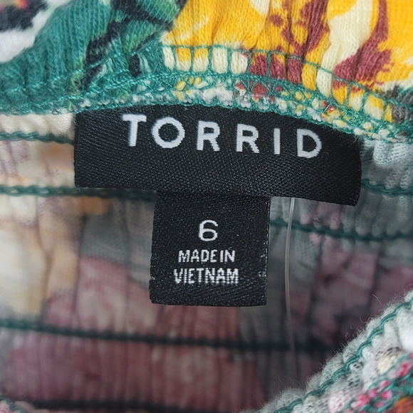 Torrid Green Red Yellow Smocked Floral Poplin Women's Blouse Top 6 NWT - Picture 6 of 7